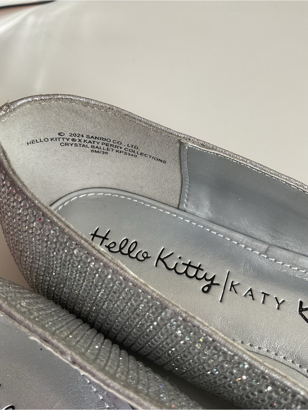 Katy Perry Collections Silver X Collections Crystal Hello Kitty Ballet Flats Sz6 - Picture 5 of 10